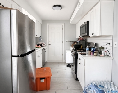 3338 W Bryn Mawr Avenue - Photo Thumbnail 3