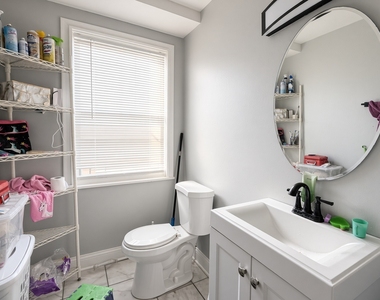 3338 W Bryn Mawr Avenue - Photo Thumbnail 9