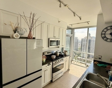 1201 S Prairie Avenue - Photo Thumbnail 3
