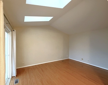 800 Stanford Lane - Photo Thumbnail 4