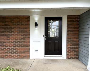 800 Stanford Lane - Photo Thumbnail 1