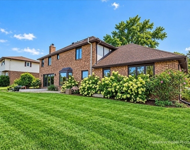 6201 Sleepy Hollow Lane - Photo Thumbnail 12