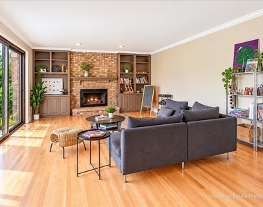 6201 Sleepy Hollow Lane - Photo Thumbnail 9