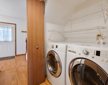 1127 Ashbrook Drive - Photo Thumbnail 16