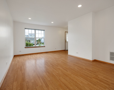 1127 Ashbrook Drive - Photo Thumbnail 3