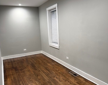 2026 N Winchester Avenue - Photo Thumbnail 3