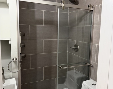 2026 N Winchester Avenue - Photo Thumbnail 5