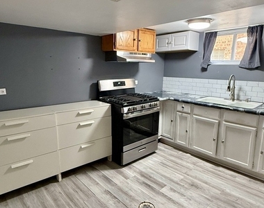 5121 S New England Avenue - Photo Thumbnail 1
