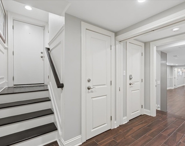 1441 W Wolfram - Photo Thumbnail 2