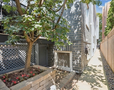 1441 W Wolfram - Photo Thumbnail 4
