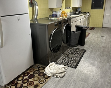 5541 W Roscoe Street - Photo Thumbnail 3