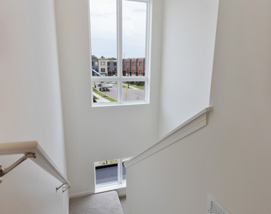 1289 Lakepointe Drive - Photo Thumbnail 8