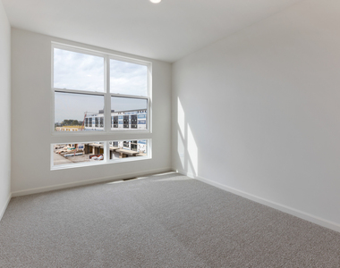 1289 Lakepointe Drive - Photo Thumbnail 10