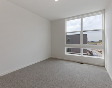 1289 Lakepointe Drive - Photo Thumbnail 11