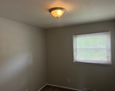 15726 Avalon Avenue - Photo Thumbnail 19