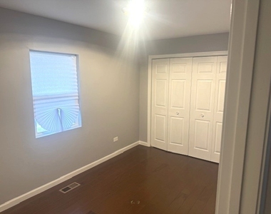 4723 Laurel Drive - Photo Thumbnail 3