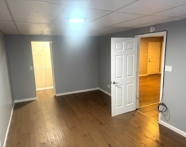 4723 Laurel Drive - Photo Thumbnail 2