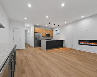 2327 S Homan Avenue - Photo Thumbnail 2