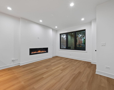 2327 S Homan Avenue - Photo Thumbnail 3