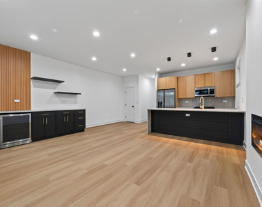 2327 S Homan Avenue - Photo Thumbnail 10