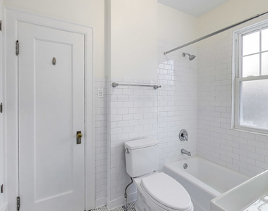 1628 Wesley Avenue - Photo Thumbnail 8