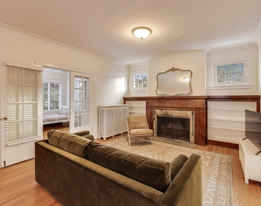 1628 Wesley Avenue - Photo Thumbnail 2