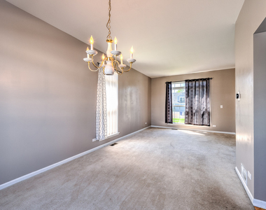 1810 Van Dyke Lane - Photo Thumbnail 3