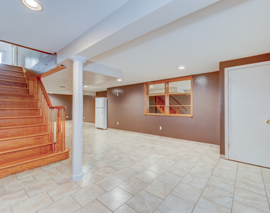 1810 Van Dyke Lane - Photo Thumbnail 18