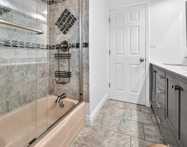800 Ridgemoor Drive W - Photo Thumbnail 18