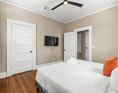 1202 Hawthorne Street - Photo Thumbnail 22