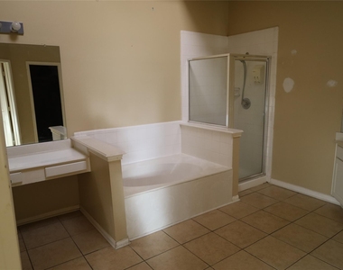 18027 Landing Brook Drive - Photo Thumbnail 28