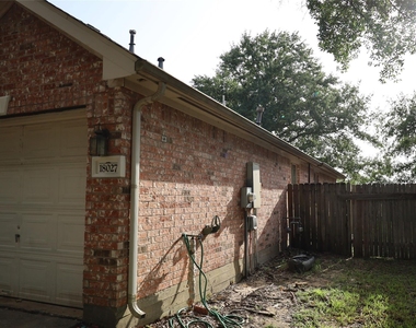 18027 Landing Brook Drive - Photo Thumbnail 4