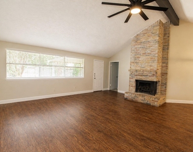715 Land Grant Drive - Photo Thumbnail 4