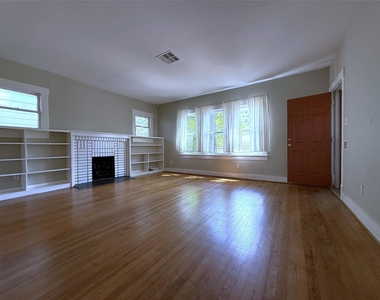 4316 Roseland Street - Photo Thumbnail 3