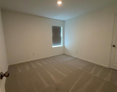16827 Great Stable Way - Photo Thumbnail 9