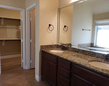 5927 Bristol Path Lane - Photo Thumbnail 13