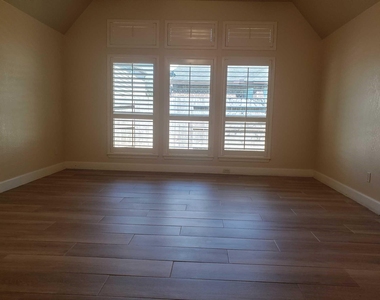 5927 Bristol Path Lane - Photo Thumbnail 11
