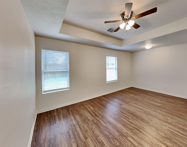 12123 Lands Down Ridge Way - Photo Thumbnail 8