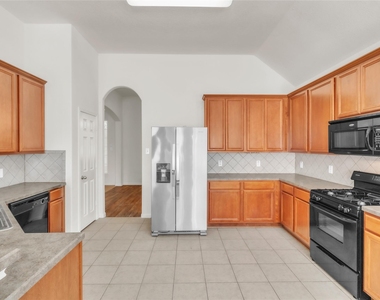 1511 Palisade Green Drive - Photo Thumbnail 8