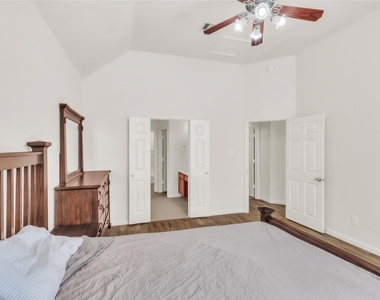 1511 Palisade Green Drive - Photo Thumbnail 19