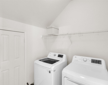 1511 Palisade Green Drive - Photo Thumbnail 16
