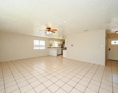 7407 W Fuqua Drive - Photo Thumbnail 10