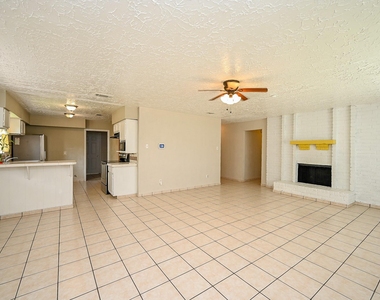 7407 W Fuqua Drive - Photo Thumbnail 6