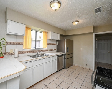 7407 W Fuqua Drive - Photo Thumbnail 14