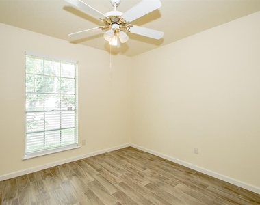 12106 Pompton Drive - Photo Thumbnail 3