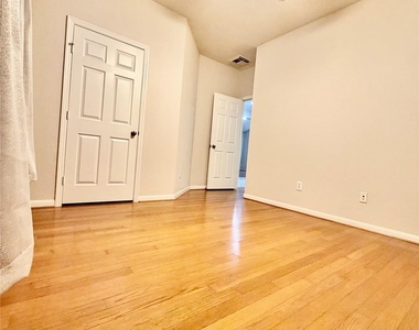 21550 Hawkspur Ridge Street - Photo Thumbnail 20