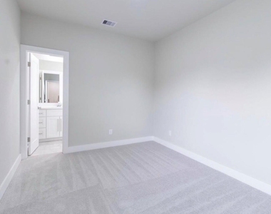 9101 Noel Street - Photo Thumbnail 15