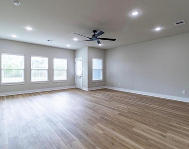 9101 Noel Street - Photo Thumbnail 2
