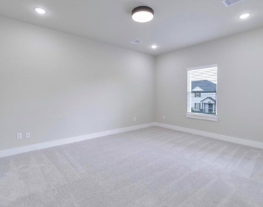 9101 Noel Street - Photo Thumbnail 8