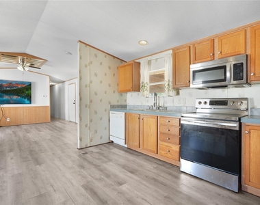 639 Reuben White Drive - Photo Thumbnail 10
